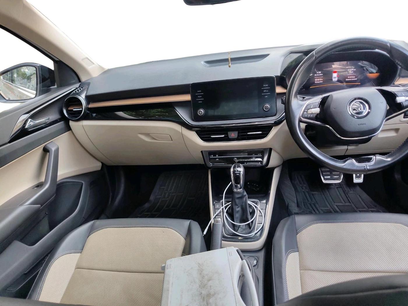 2022 Skoda SLAVIA STYLE 1.0L TSI AT, Petrol, Automatic, 31,539 km, interior