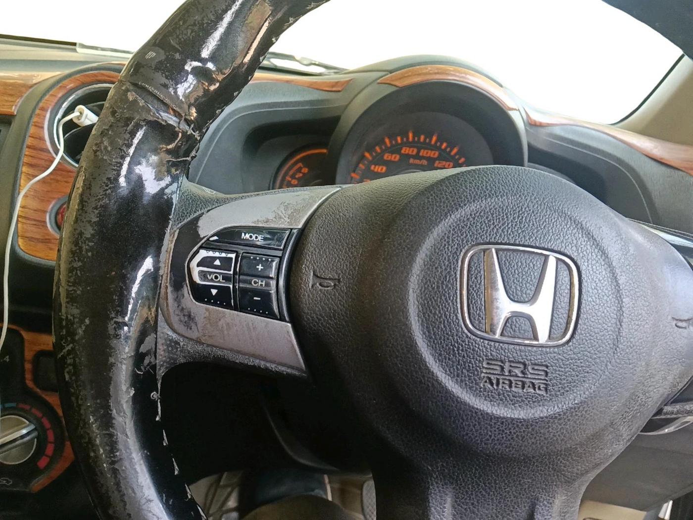 2014 Honda Amaze 1.2L I-VTEC VX, Petrol, Manual, 1,30,351 km, interior