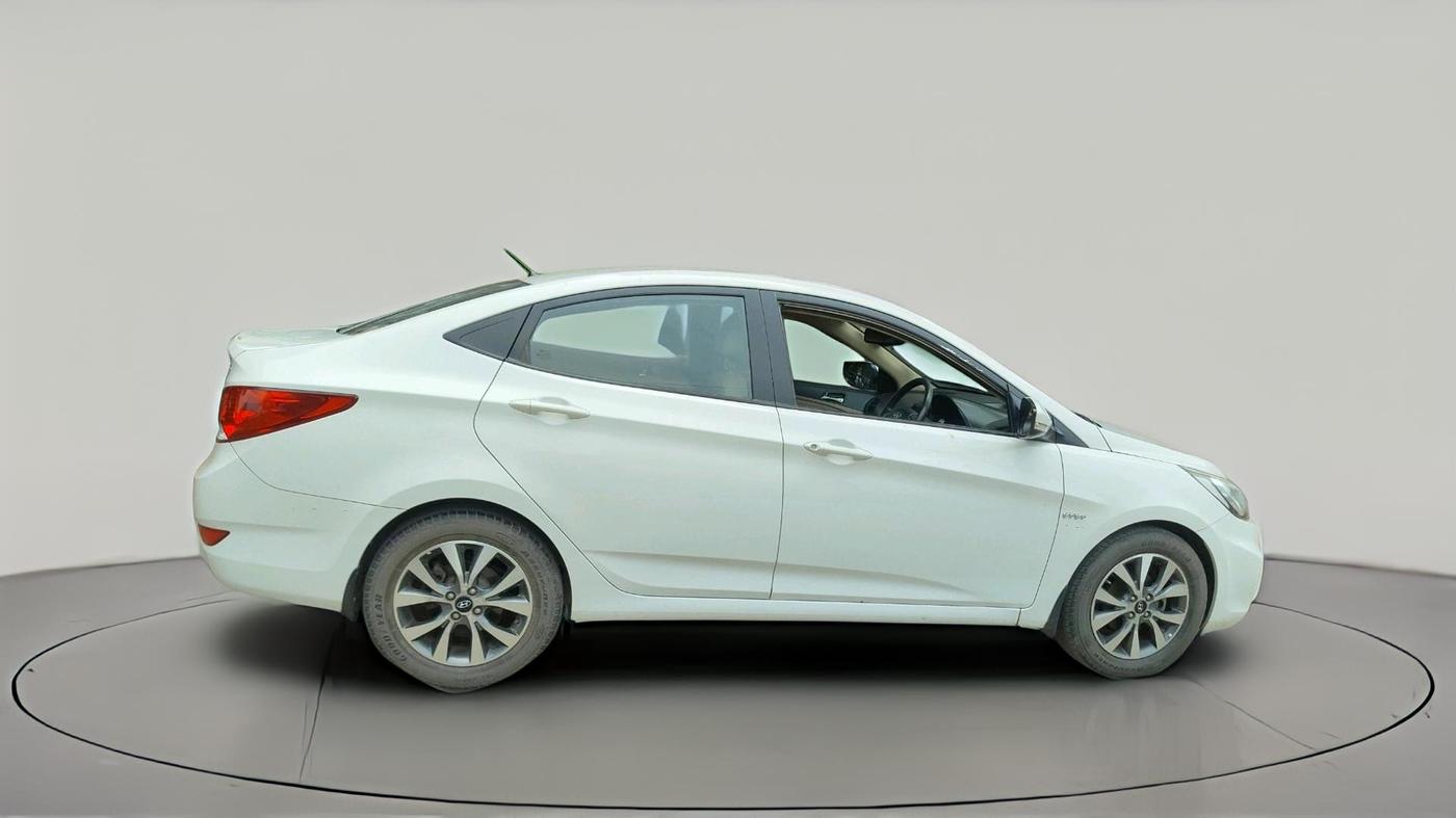 2013 Hyundai Verna FLUIDIC 1.6 VTVT SX, Petrol, Manual, 67,176 km, exterior