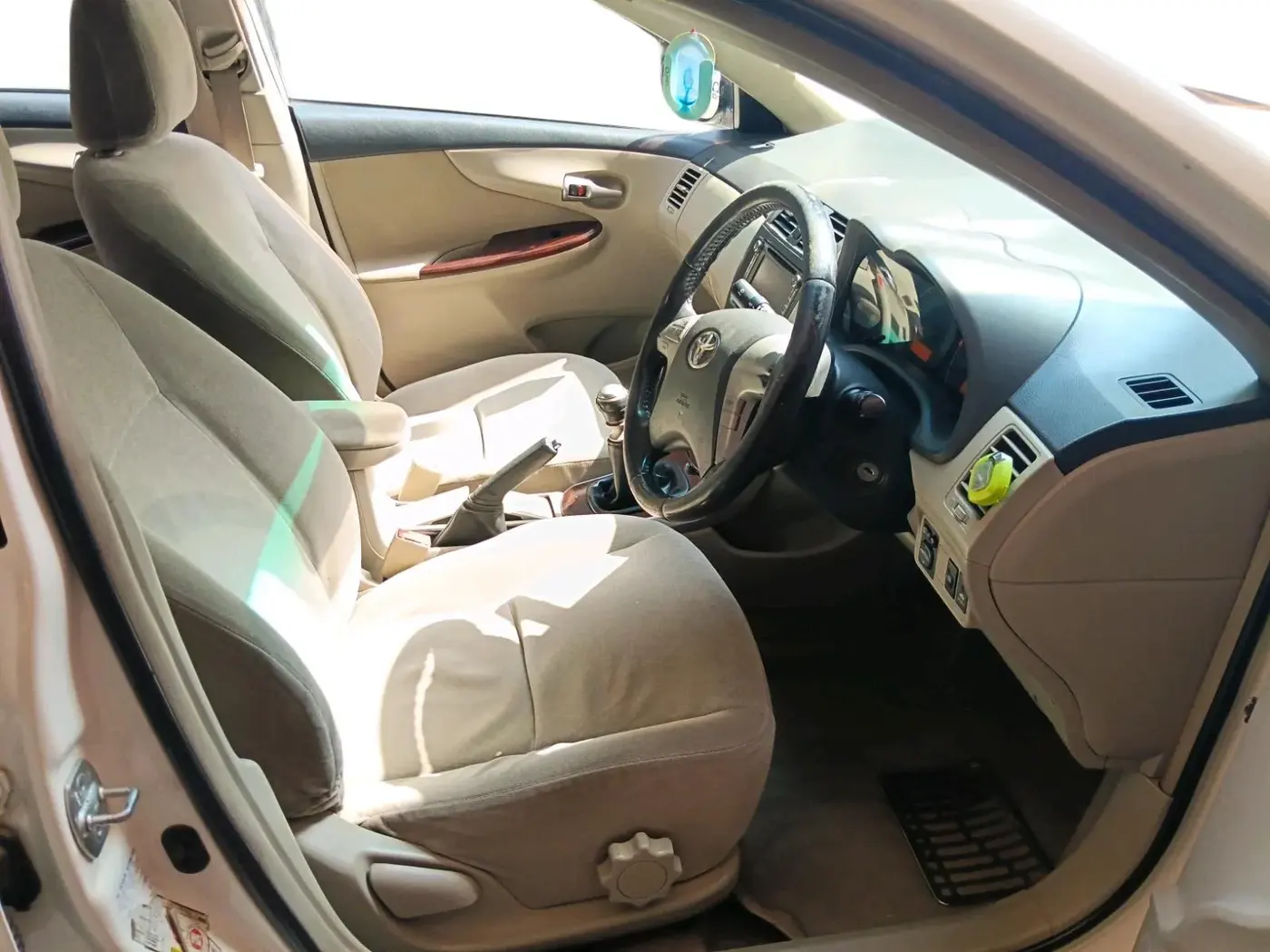 2012 Toyota Corolla Altis G PETROL, Petrol, Manual, 1,37,130 km, interior
