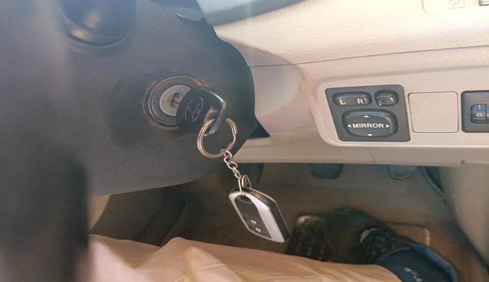 2012 Toyota Corolla Altis G PETROL, Petrol, Manual, 1,37,112 km, interior