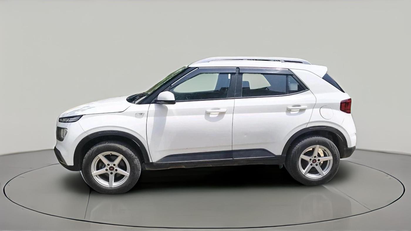 2021 Hyundai VENUE S 1.2, Petrol, Manual, 62,021 km, exterior
