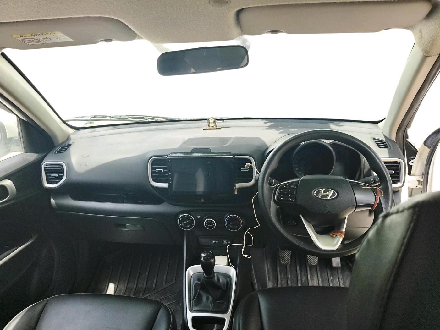 2021 Hyundai VENUE S 1.2, Petrol, Manual, 62,021 km, interior