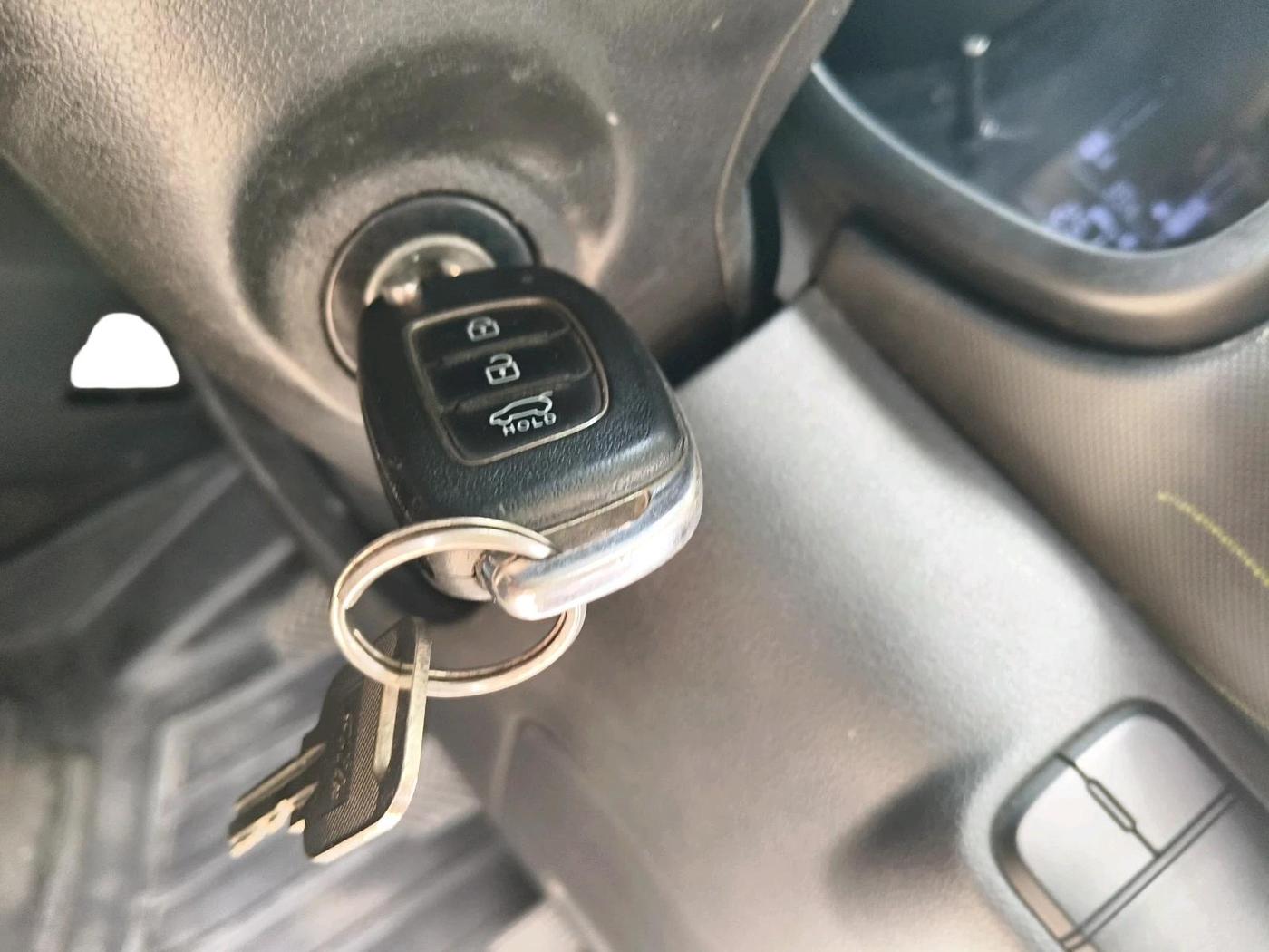 2021 Hyundai VENUE S 1.2, Petrol, Manual, 62,021 km, interior