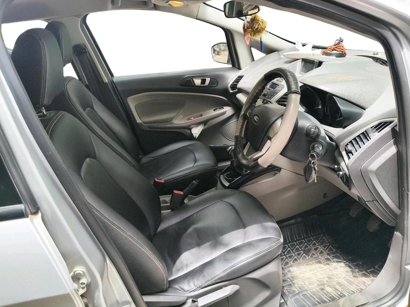 2016 Ford Ecosport TREND 1.5L DIESEL, Diesel, Manual, 1,19,438 km, interior