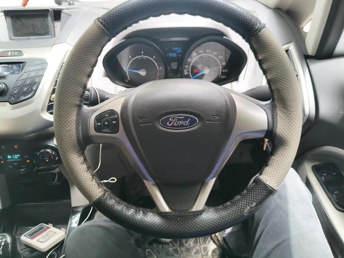 2016 Ford Ecosport TREND 1.5L DIESEL, Diesel, Manual, 1,19,438 km, interior