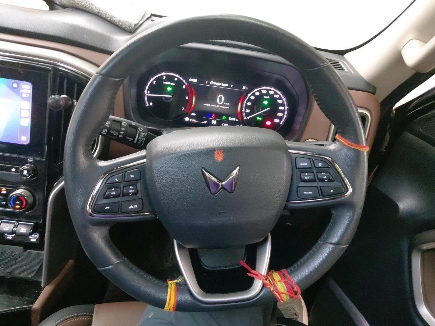 2026 Mahindra SCORPIO-N Z8 DIESEL MT 2WD 7 STR, Diesel, Manual, 12,160 km, interior