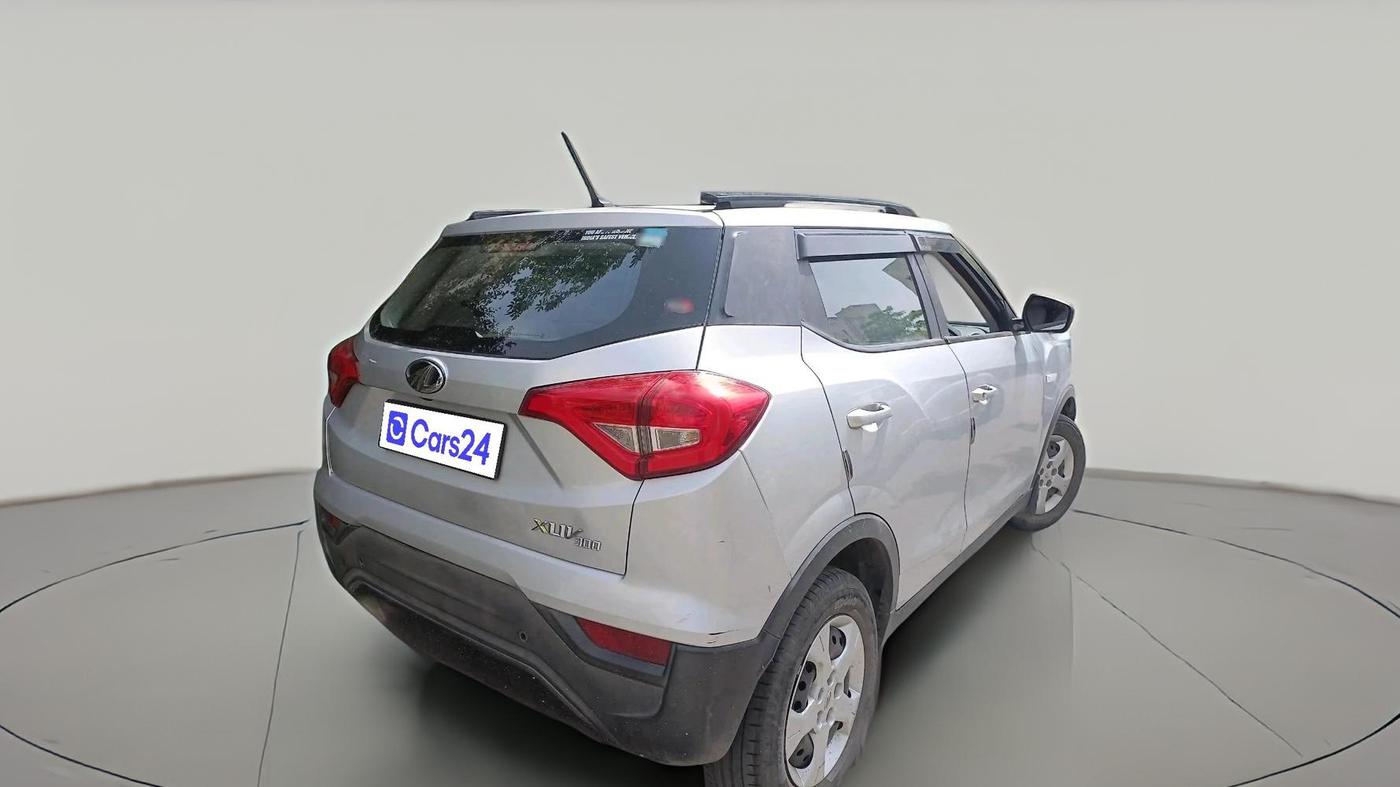 2021 Mahindra XUV300 W6 1.5 Diesel, Diesel, Manual, 64,174 km, exterior