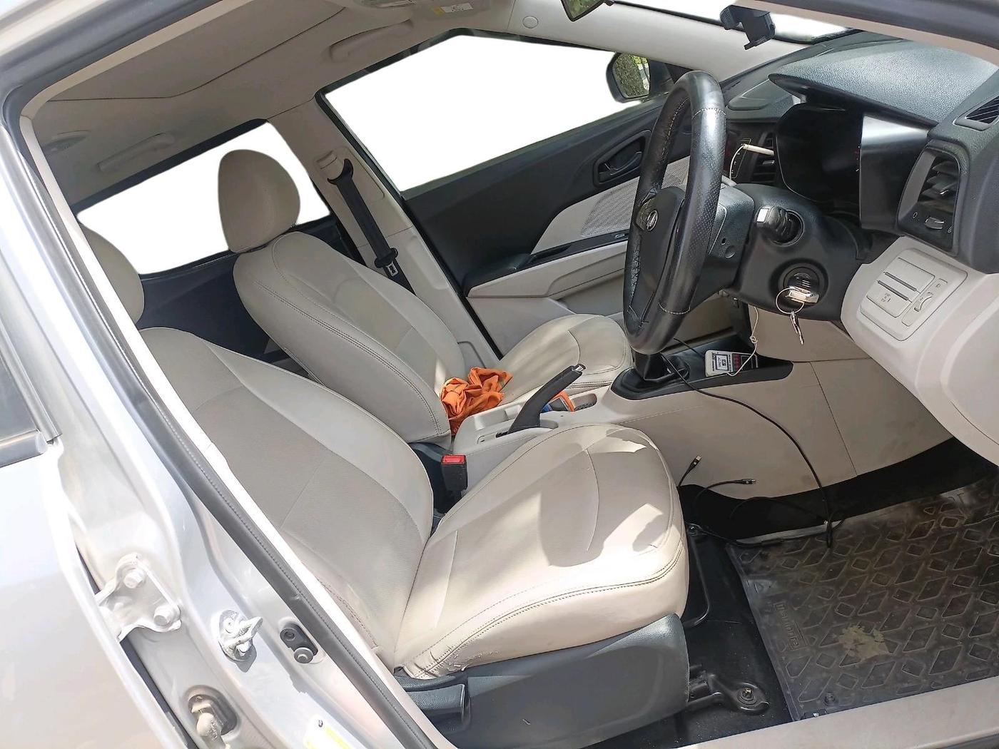 2021 Mahindra XUV300 W6 1.5 Diesel, Diesel, Manual, 64,174 km, interior