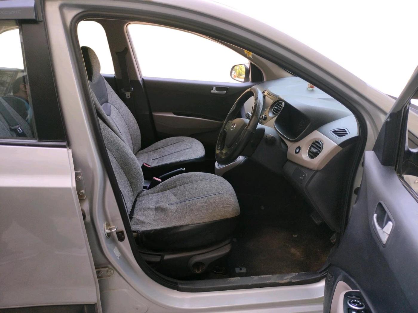 2015 Hyundai Xcent SX AT 1.2 (O), Petrol, Automatic, 84,205 km, interior