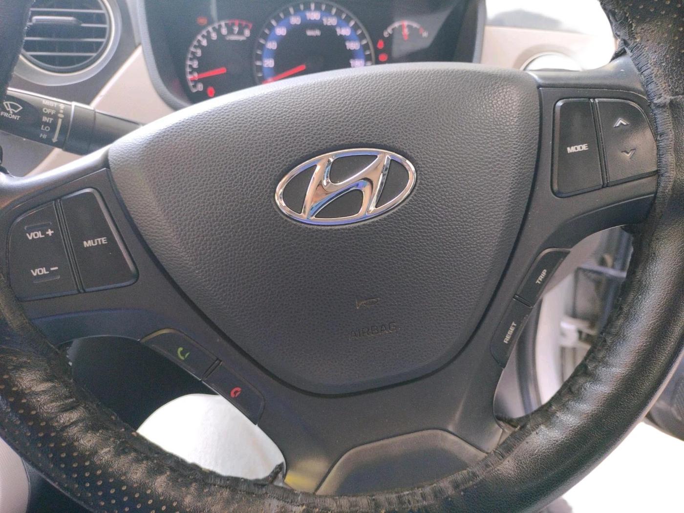 2015 Hyundai Xcent SX AT 1.2 (O), Petrol, Automatic, 84,205 km, interior