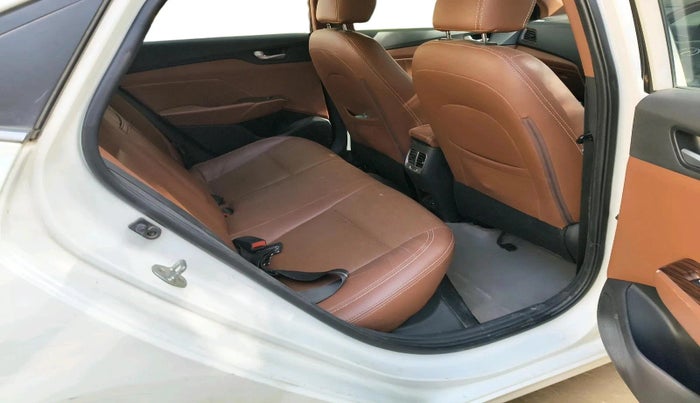 2017 Hyundai Verna 1.6 VTVT SX, Petrol, Manual, 1,16,991 km, interior