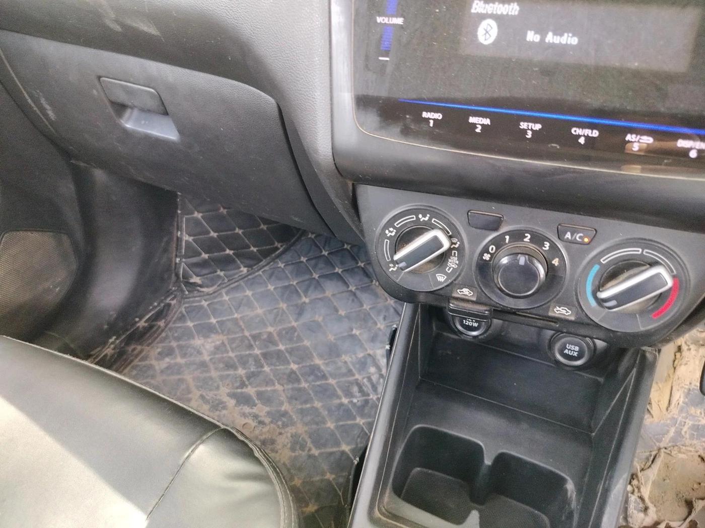 2021 Maruti Swift VXI, Petrol, Manual, 1,09,242 km, interior