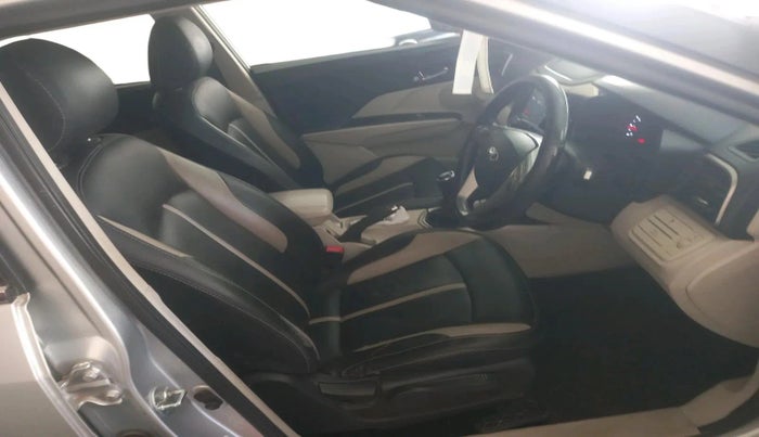 2019 Mahindra XUV300 W8 1.2 PETROL, Petrol, Manual, 51,489 km, interior