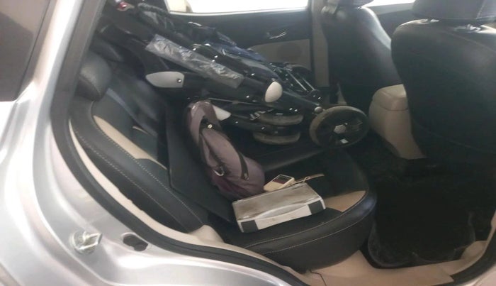 2019 Mahindra XUV300 W8 1.2 PETROL, Petrol, Manual, 51,489 km, interior