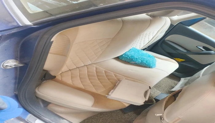 2014 Volkswagen Polo HIGHLINE1.2L, Petrol, Manual, 99,266 km, interior