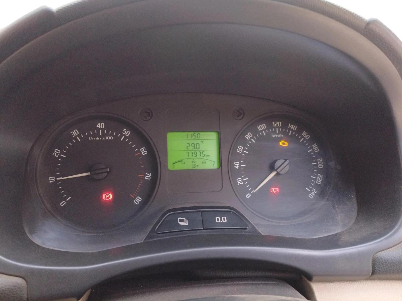 2013 Skoda Fabia ACTIVE 1.2 MPI, Petrol, Manual, 80,000 km, interior