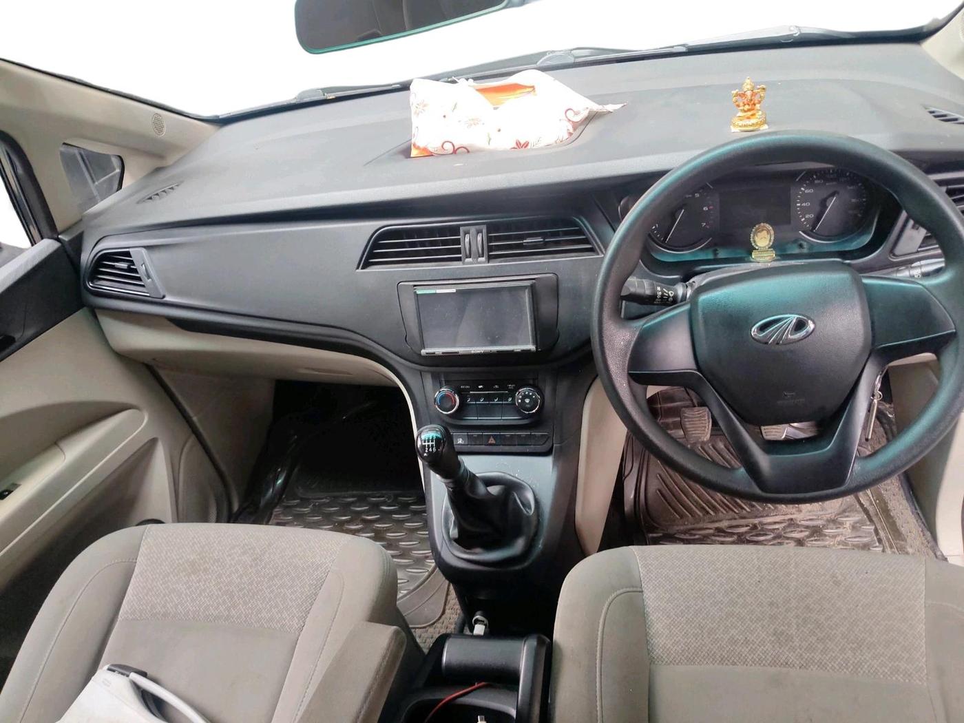2019 Mahindra MARAZZO M2 8 STR, Diesel, Manual, 72,382 km, interior