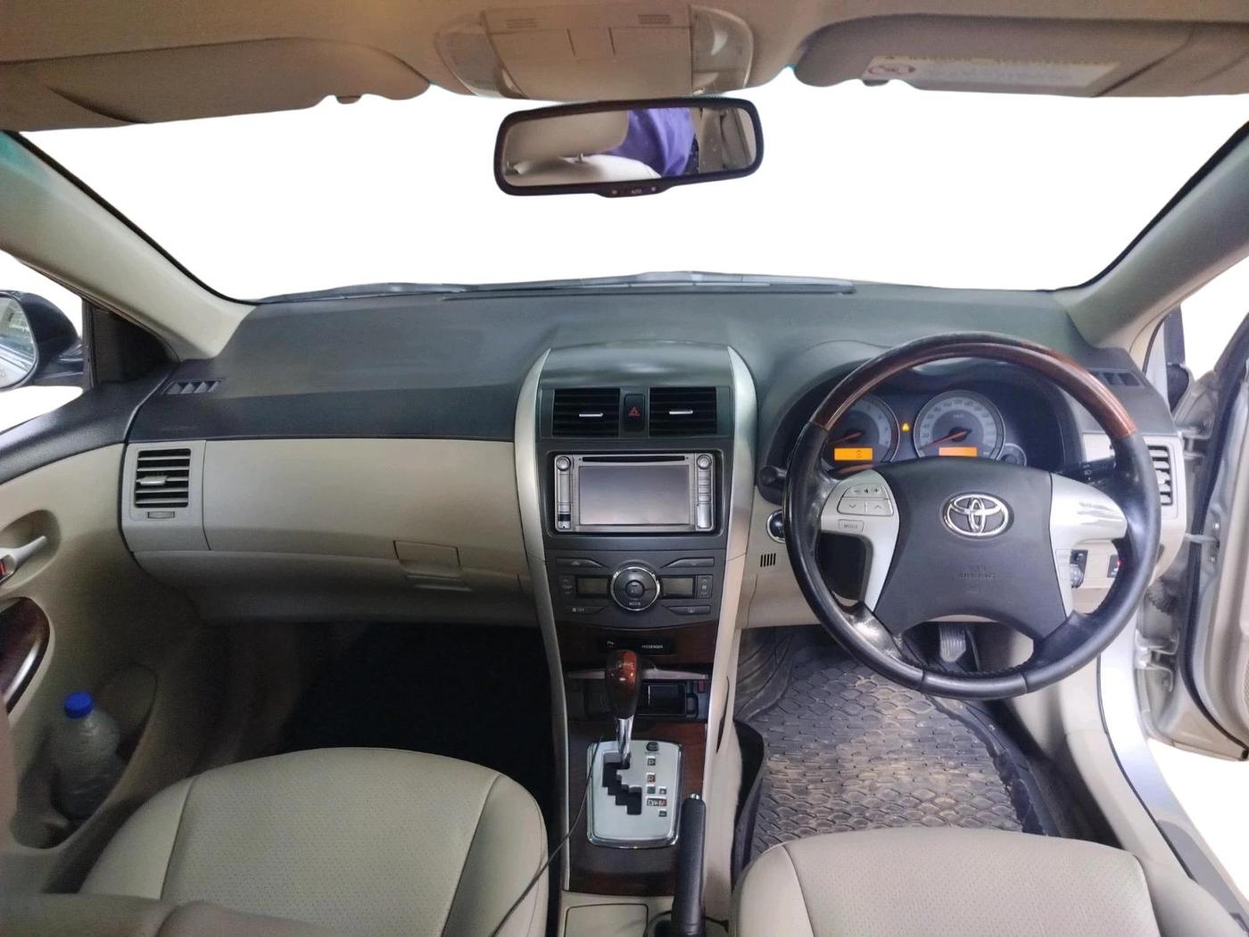 2013 Toyota Corolla Altis VL AT PETROL, Petrol, Automatic, 1,60,825 km, interior