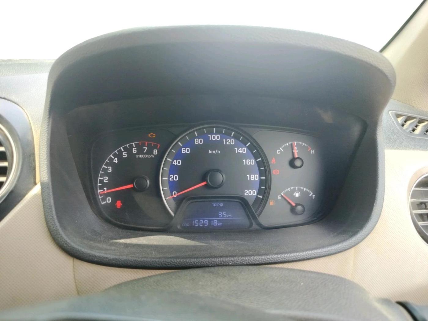 2016 Hyundai Xcent E, CNG, Manual, 1,52,918 km, interior