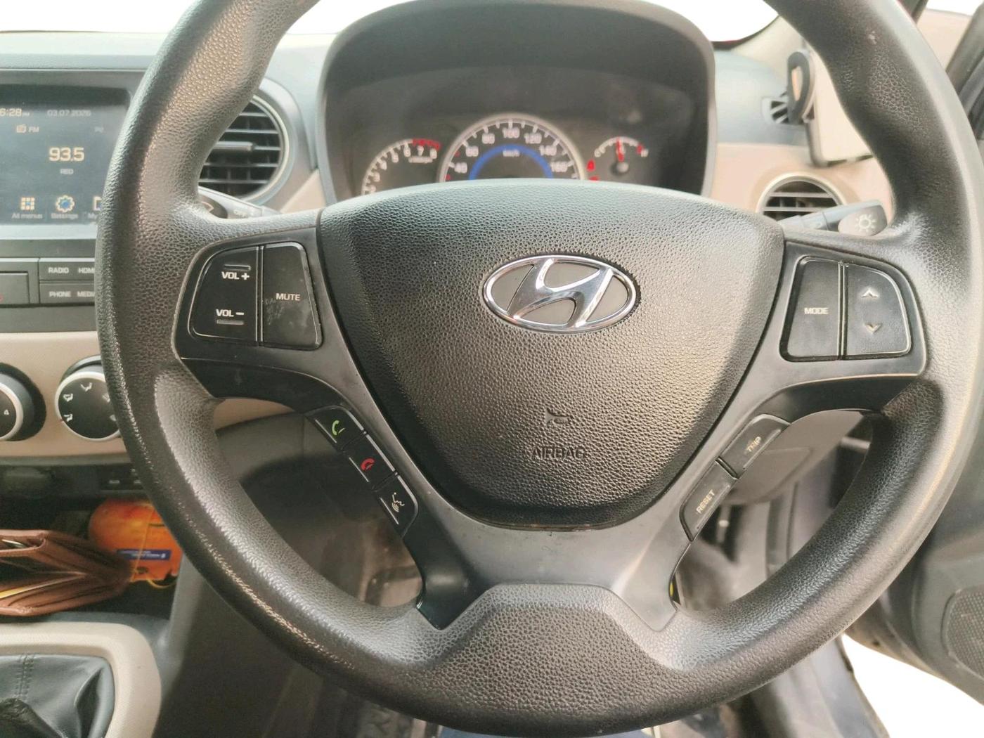 2017 Hyundai i10 SPORTZ 1.2, Petrol, Manual, 45,533 km, interior