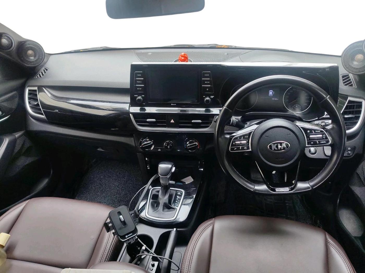 2020 KIA SELTOS HTK PLUS AT 1.5 DIESEL, Diesel, Automatic, 1,03,162 km, interior
