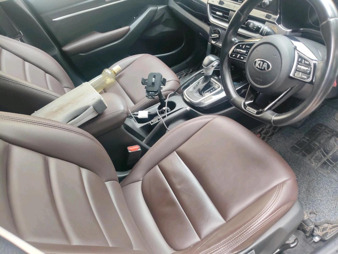 2020 KIA SELTOS HTK PLUS AT 1.5 DIESEL, Diesel, Automatic, 1,03,162 km, interior