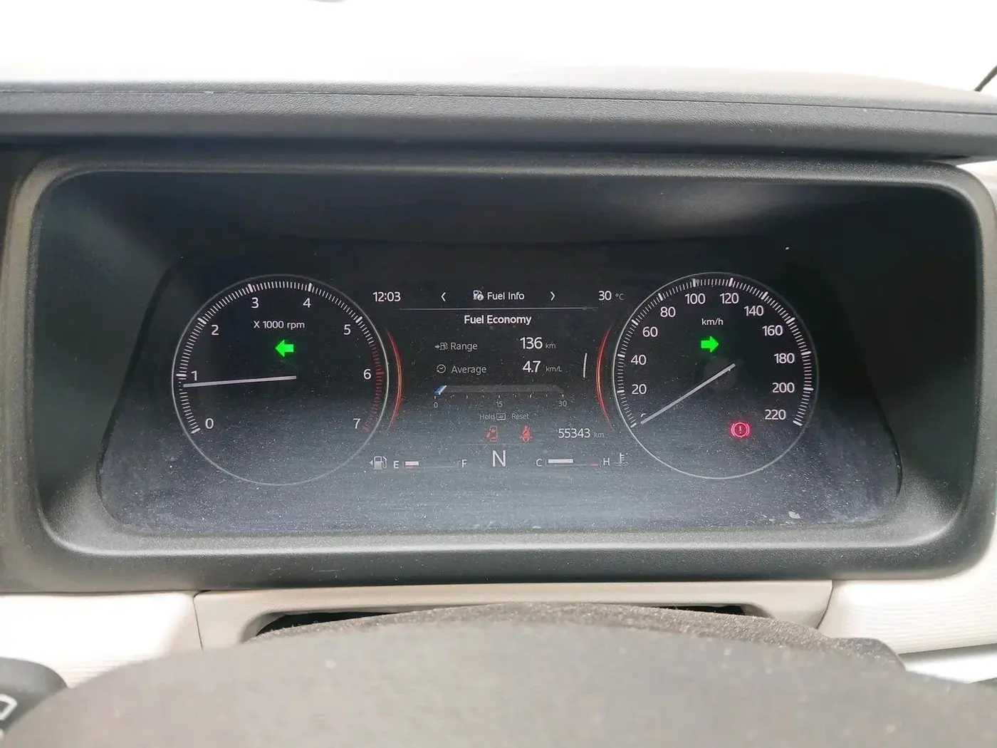 2022 Mahindra XUV700 MX P MT 5 STR, Petrol, Manual, 55,343 km, interior