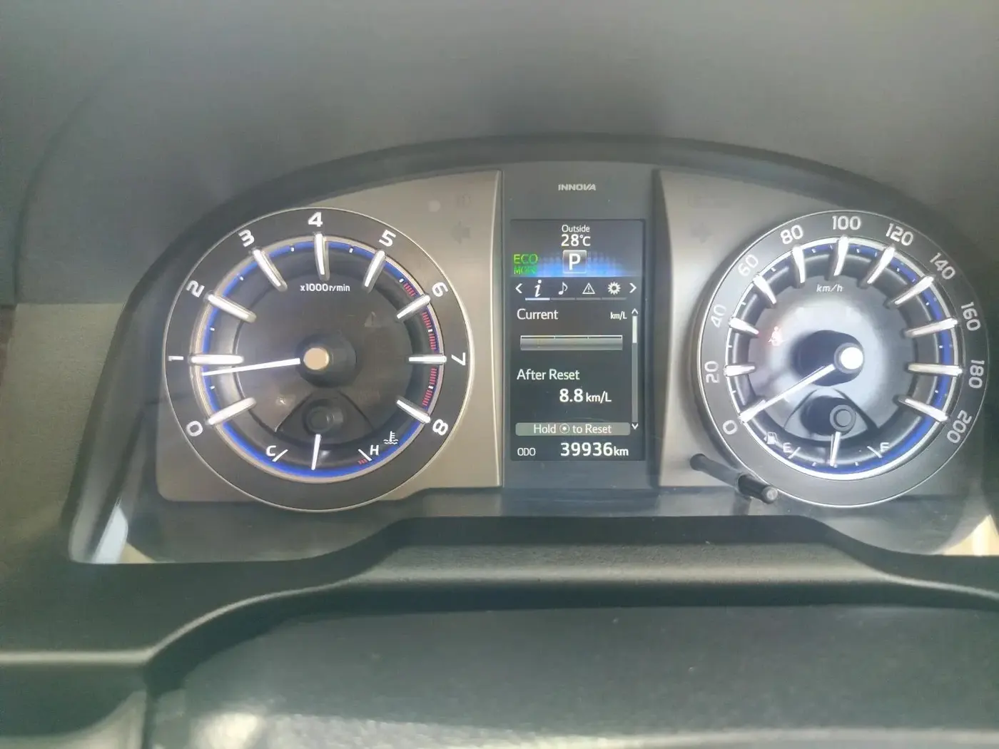 2021 Toyota Innova Crysta 2.7 ZX AT 7 STR, Petrol, Automatic, 39,936 km, interior