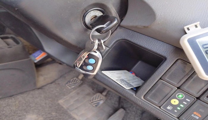 2011 Maruti Wagon R 1.0 LXI CNG, CNG, Manual, 1,02,816 km, interior