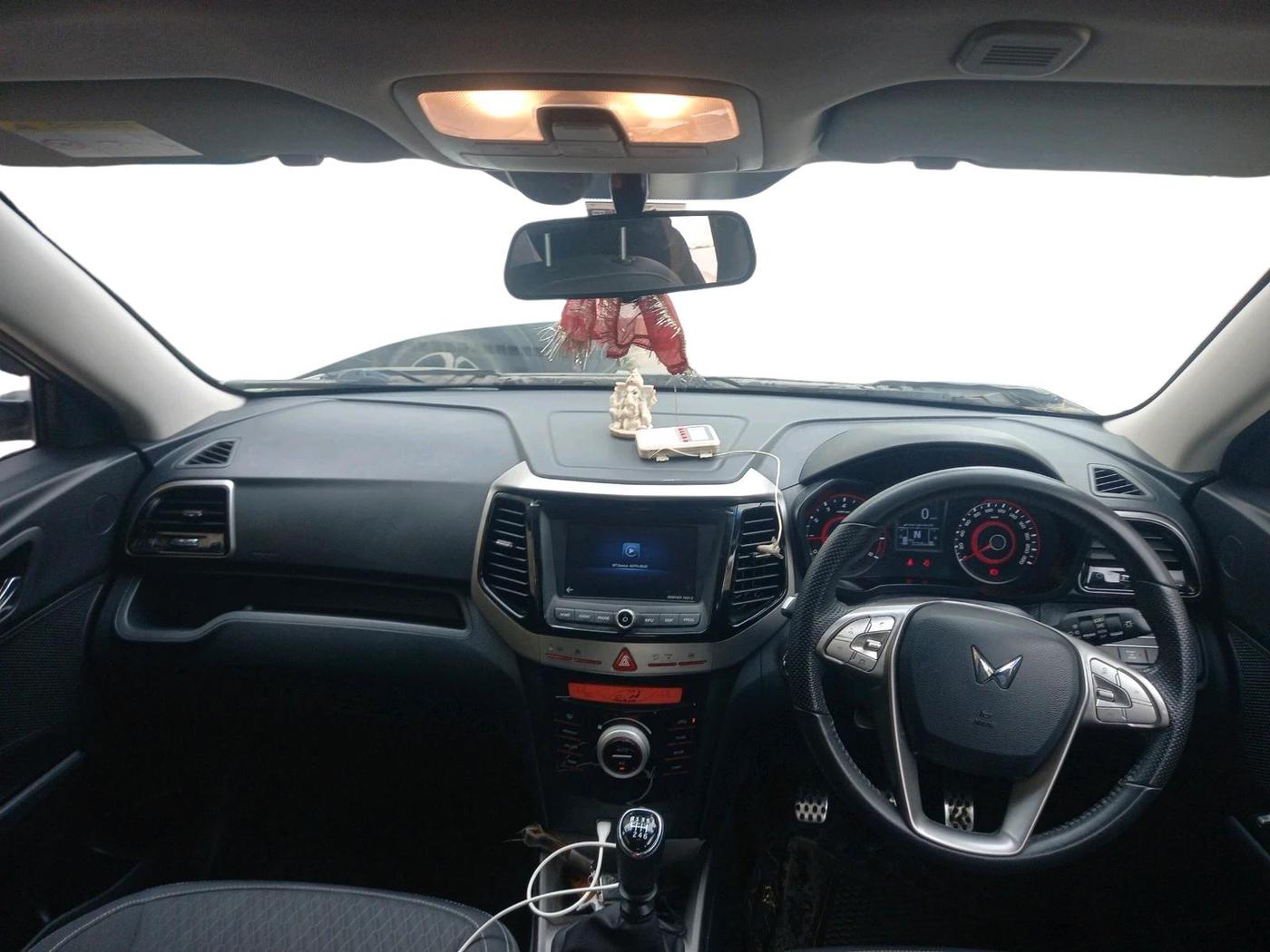 2023 Mahindra XUV300 W8 1.2 PETROL, Petrol, Manual, 31,208 km, interior
