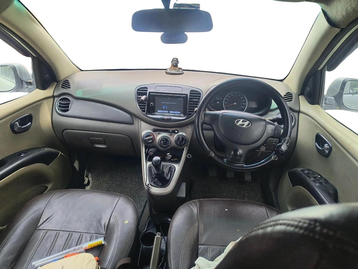 2011 Hyundai i10 MAGNA 1.2, CNG, Manual, 1,27,789 km, interior