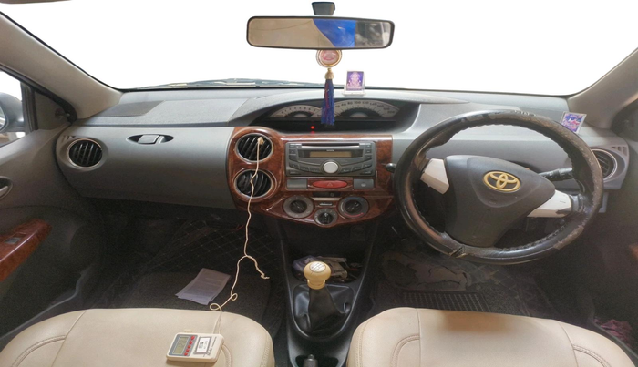 2012 Toyota Etios V, CNG, Manual, 80,679 km, interior