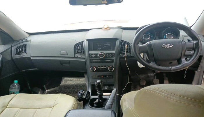 2019 Mahindra XUV500 W5, Diesel, Manual, 42,950 km, interior
