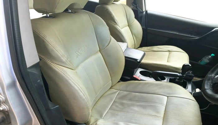2019 Mahindra XUV500 W5, Diesel, Manual, 42,950 km, interior