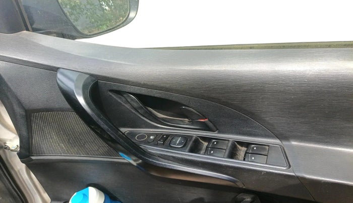 2019 Mahindra XUV500 W5, Diesel, Manual, 42,950 km, interior