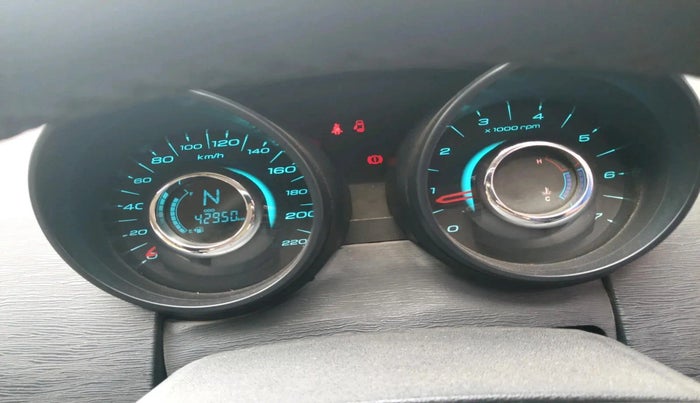 2019 Mahindra XUV500 W5, Diesel, Manual, 42,950 km, interior