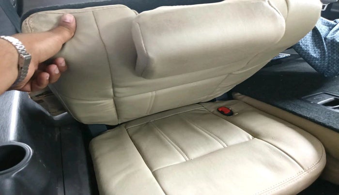 2019 Mahindra XUV500 W5, Diesel, Manual, 42,950 km, interior