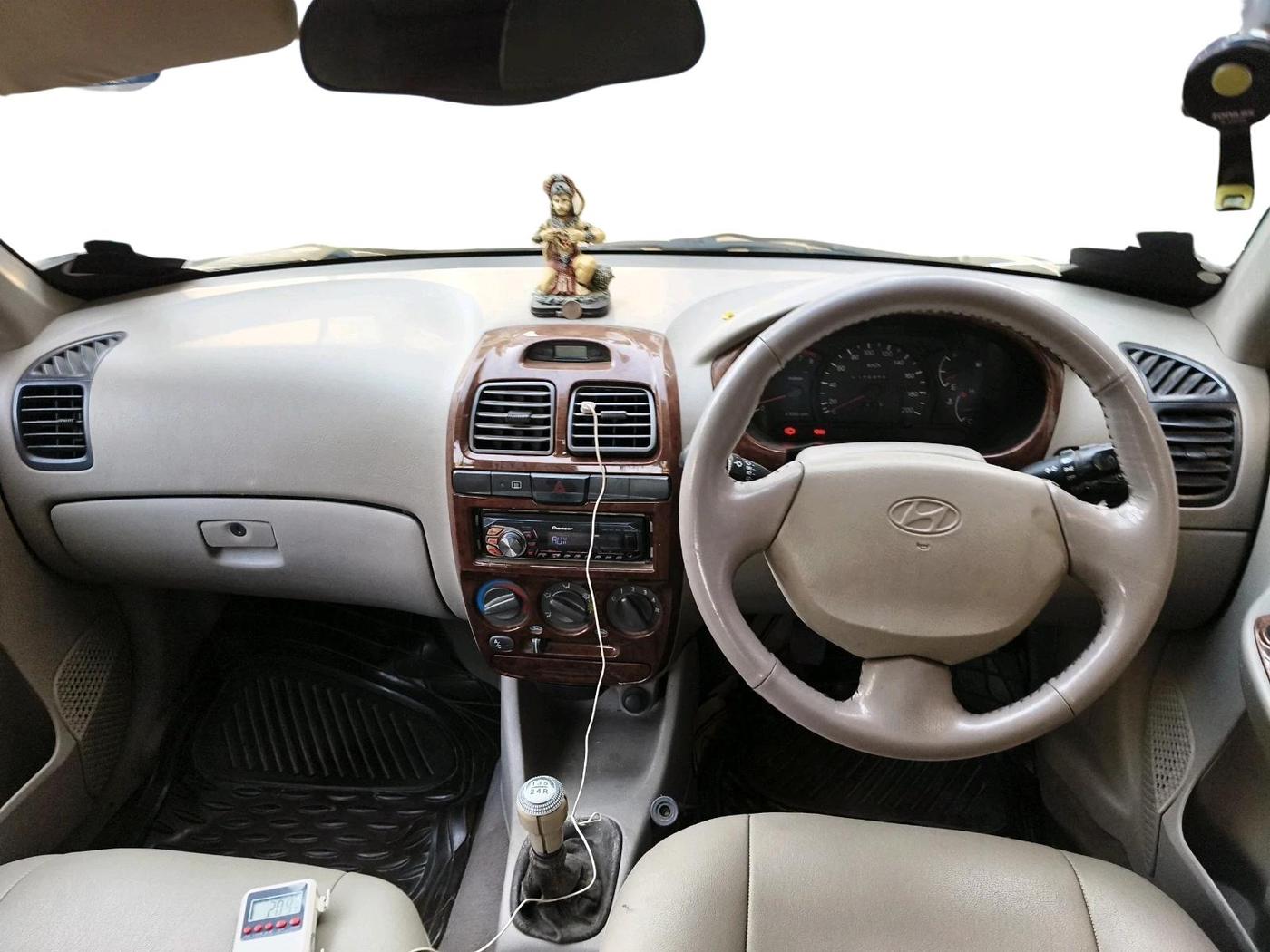 2011 Hyundai Accent EXECUTIVE, CNG, Manual, 1,56,860 km, interior