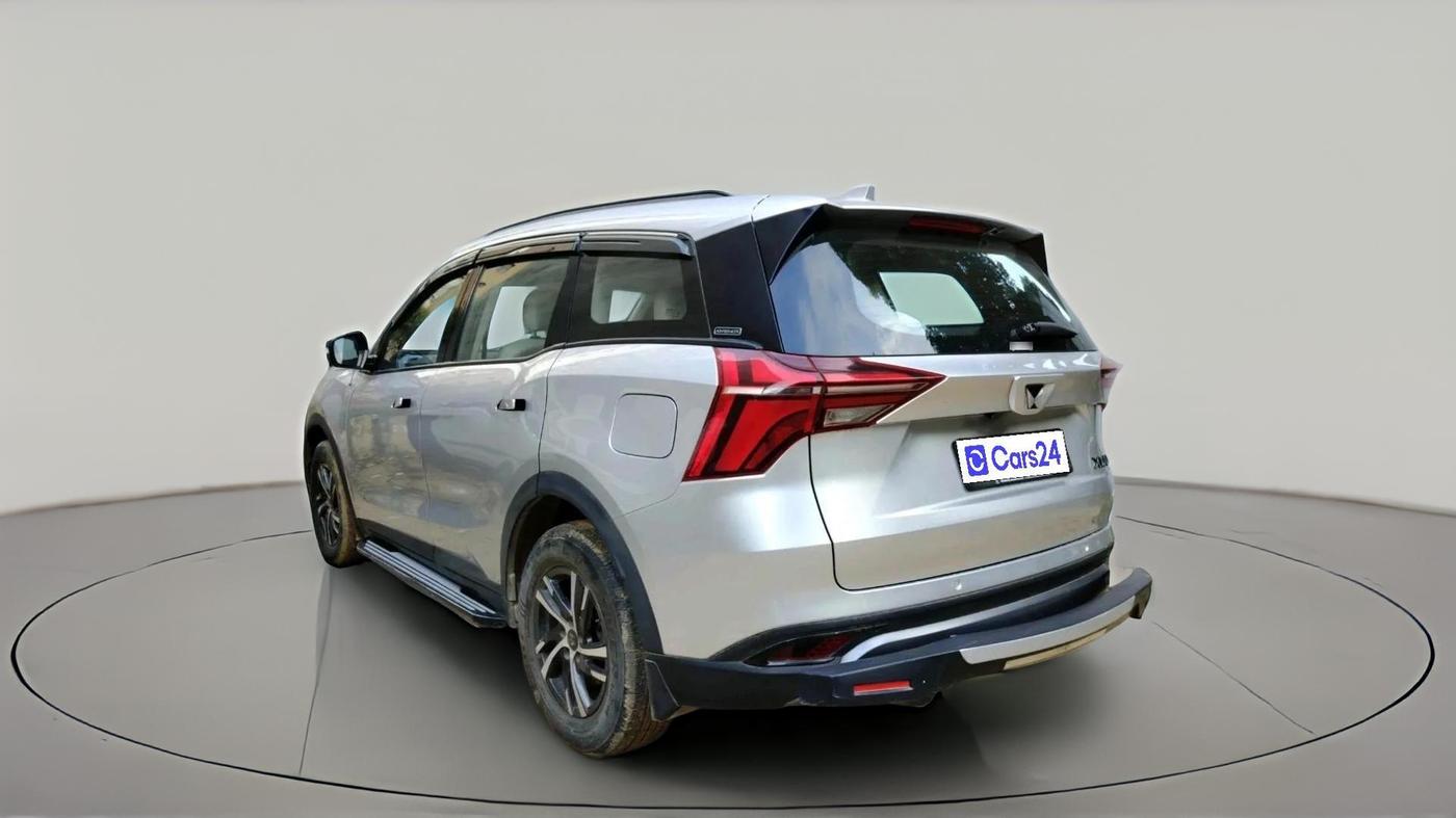 2022 Mahindra XUV700 AX 5 P MT 5 STR, Petrol, Manual, 27,728 km, exterior
