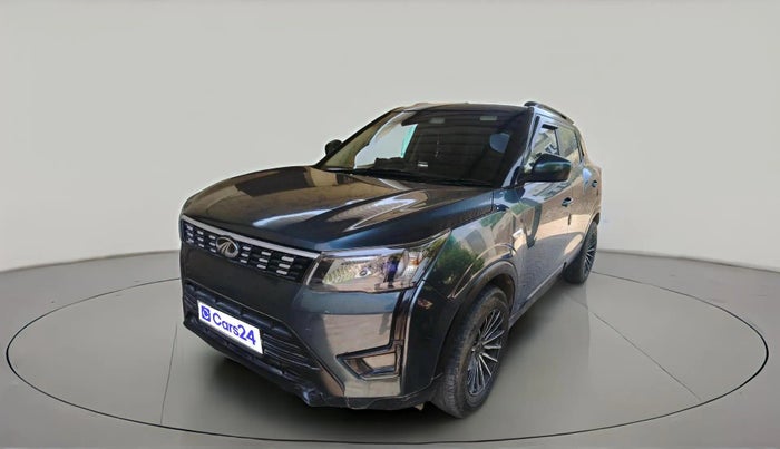 2020 Mahindra XUV300 W6 1.2 PETROL, Petrol, Manual, 51,004 km, exterior