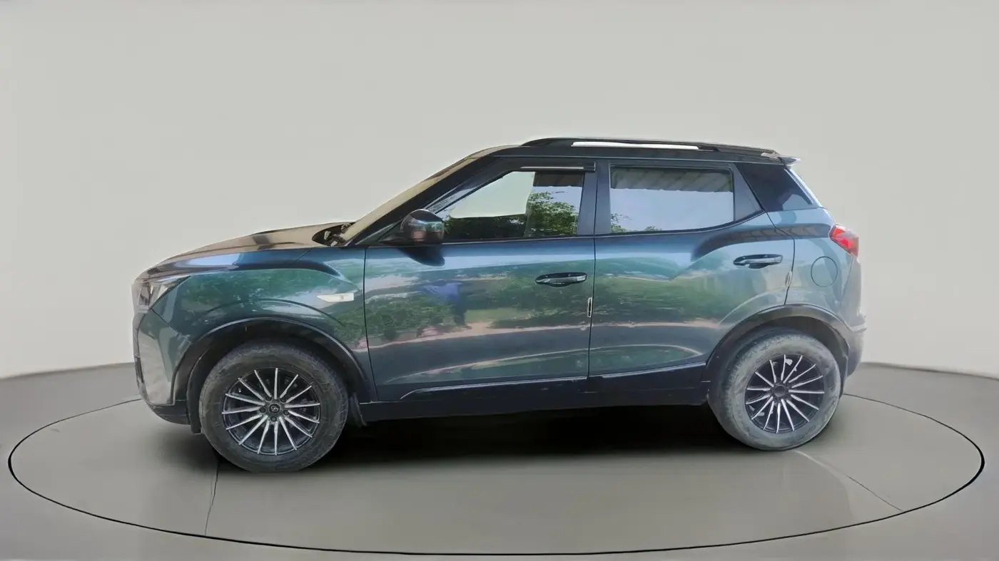 2020 Mahindra XUV300 W6 1.2 PETROL, Petrol, Manual, 51,004 km, exterior