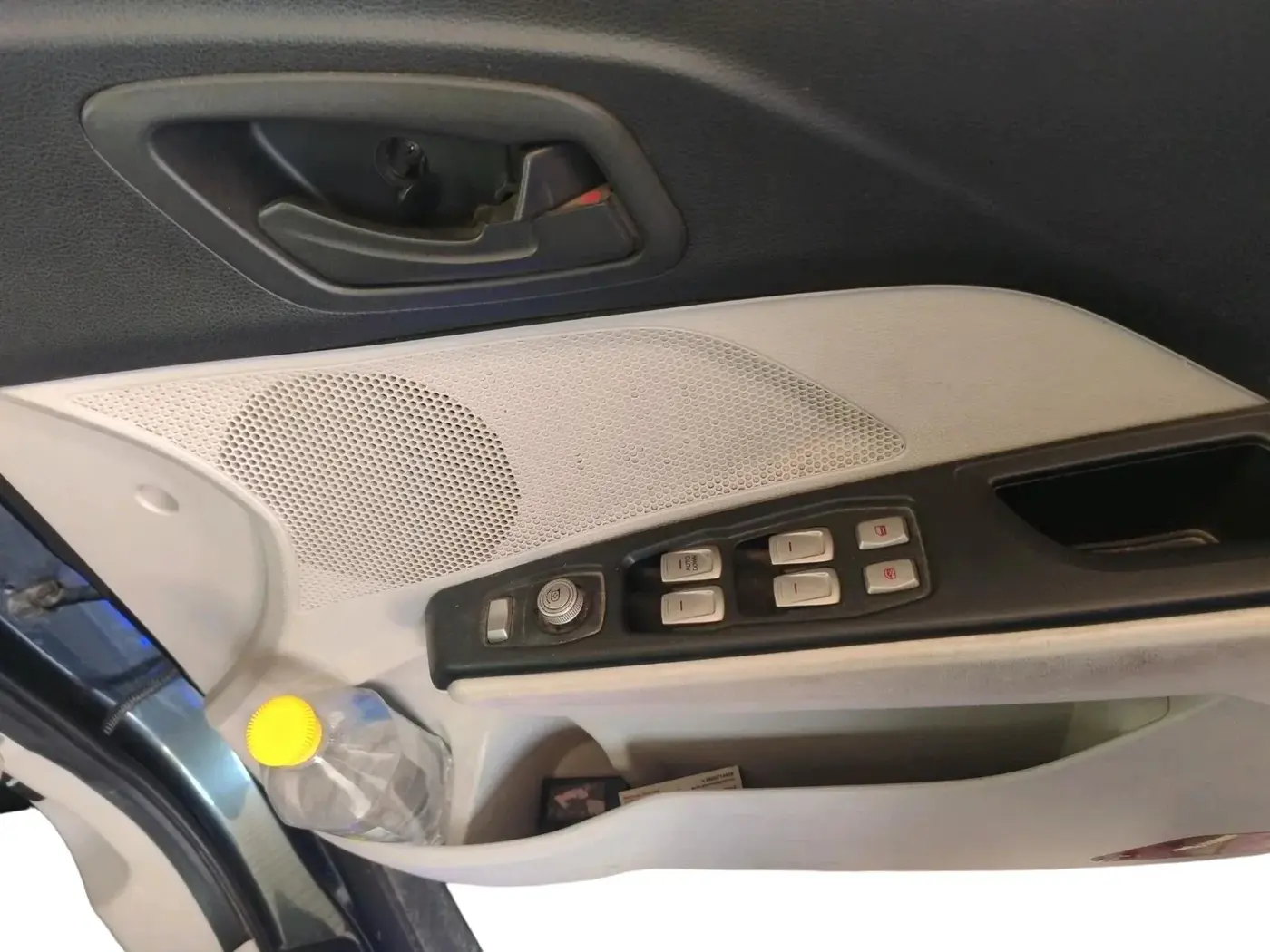 2020 Mahindra XUV300 W6 1.2 PETROL, Petrol, Manual, 51,004 km, interior