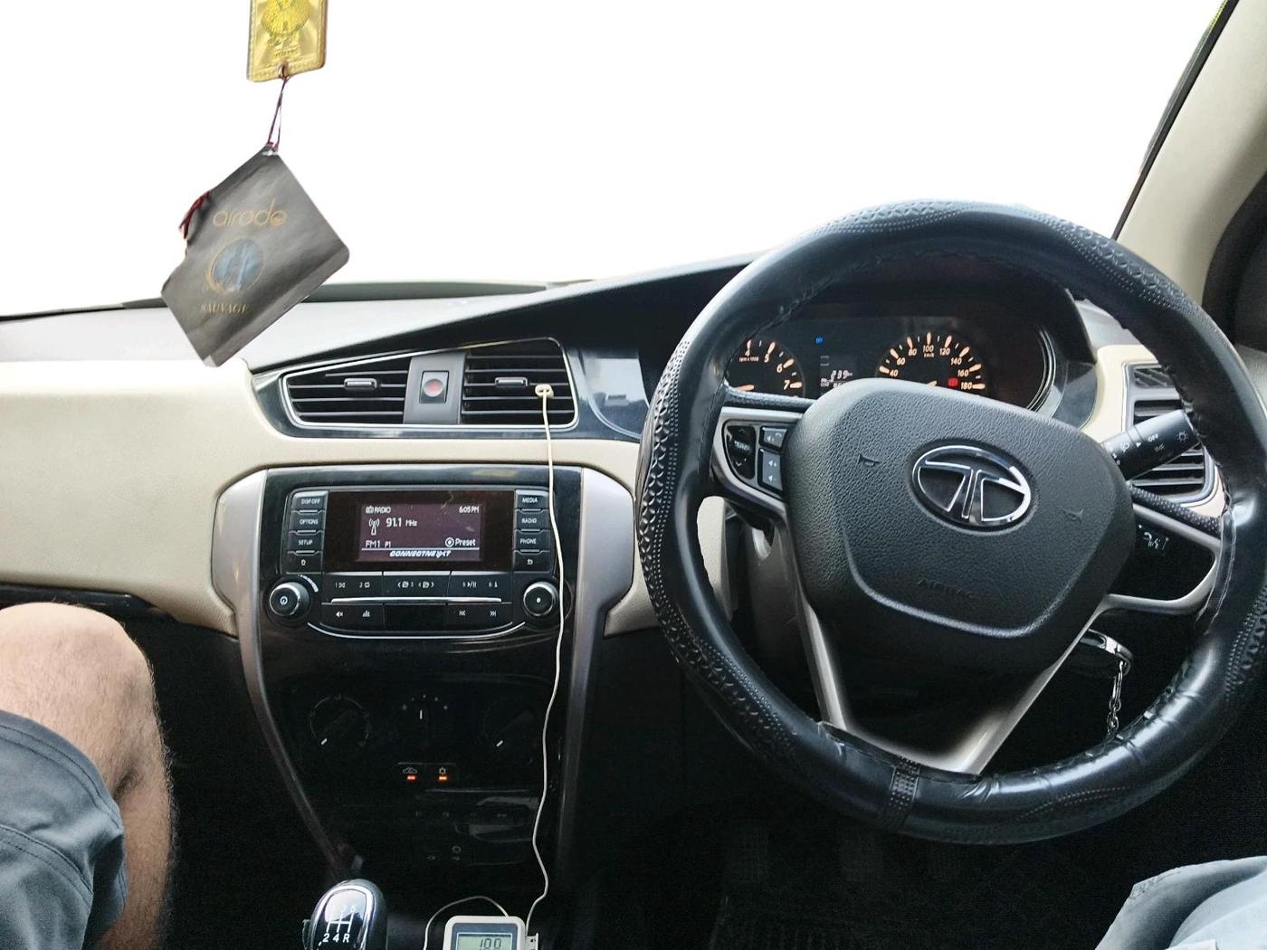 2017 Tata Zest XMS PETROL, Petrol, Manual, 95,286 km, interior