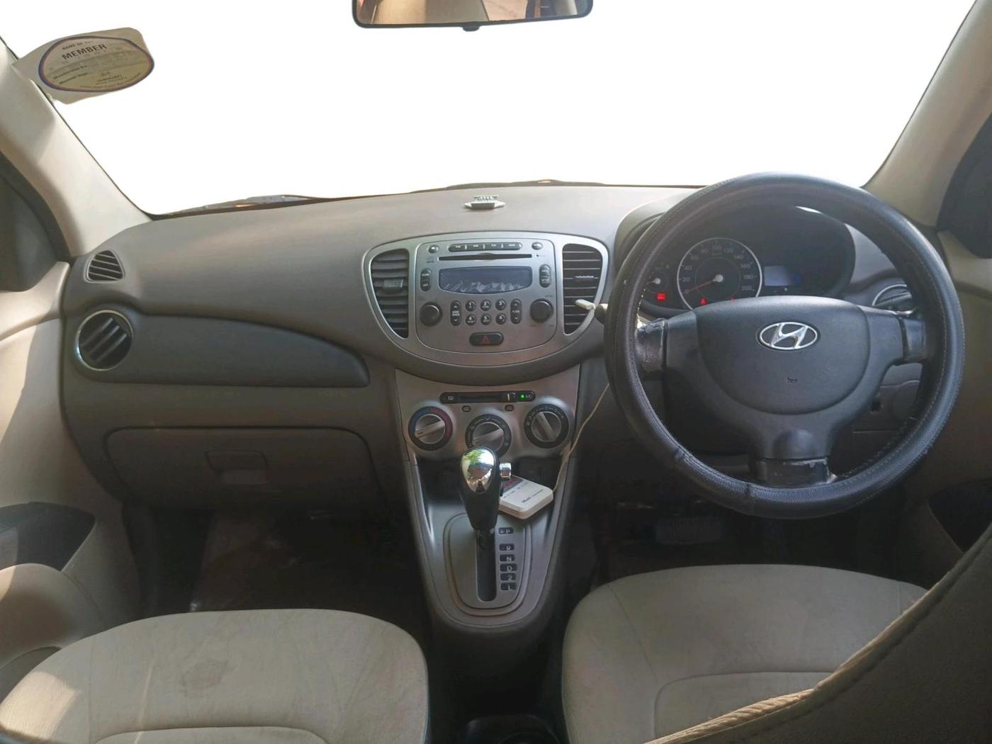 2011 Hyundai i10 SPORTZ 1.2 AT, Petrol, Automatic, 69,454 km, interior