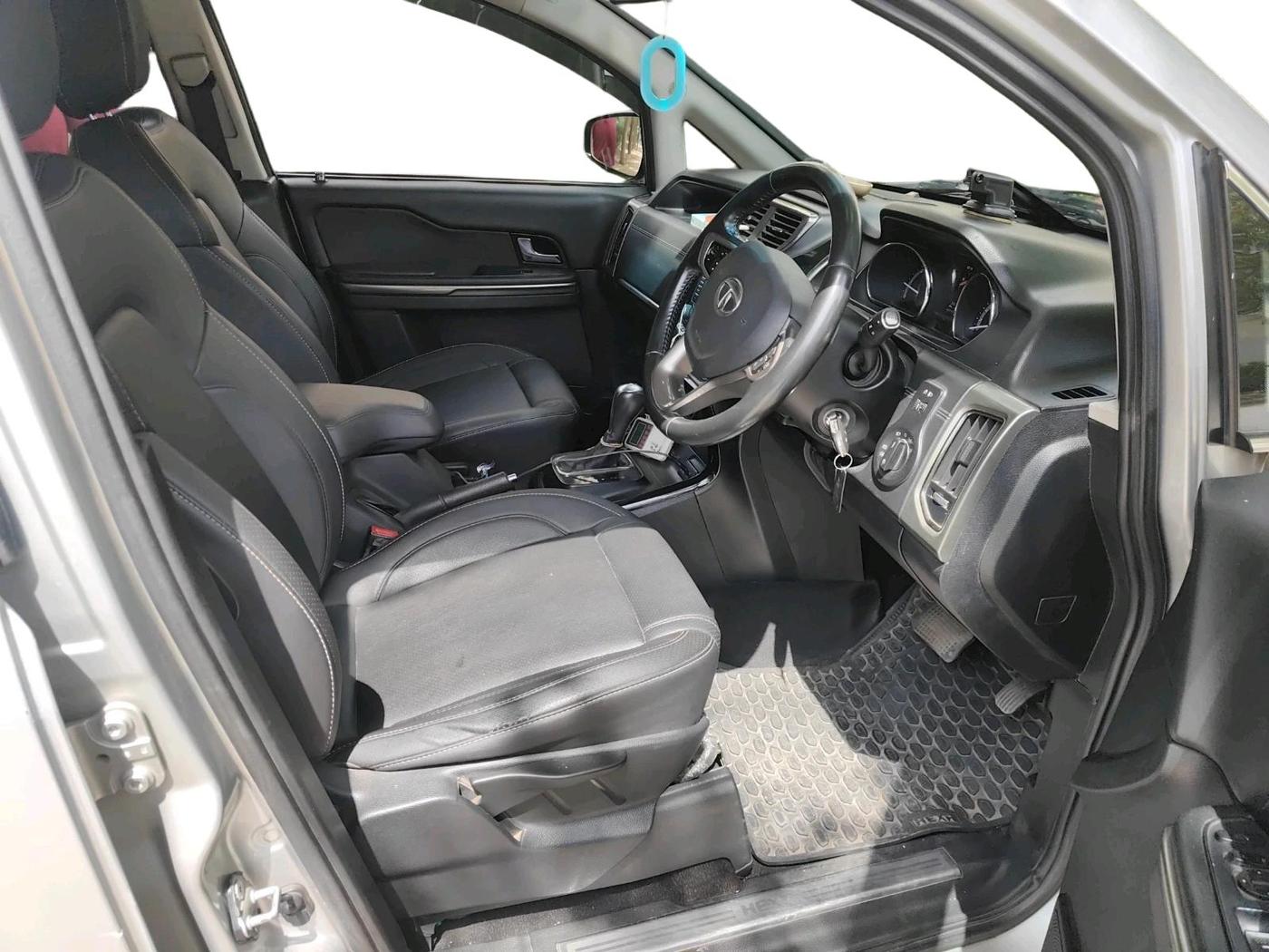 2017 Tata Hexa XTA 4X2 7 STR, Diesel, Automatic, 91,150 km, interior