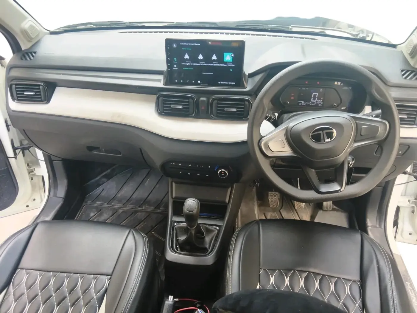 2025 Tata PUNCH PURE MT, Petrol, Manual, 16,486 km, interior