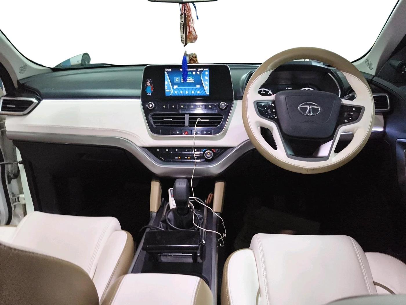 2022 Tata Harrier XT PLUS 2.0L KRYOTEC, Diesel, Manual, 1,13,045 km, interior