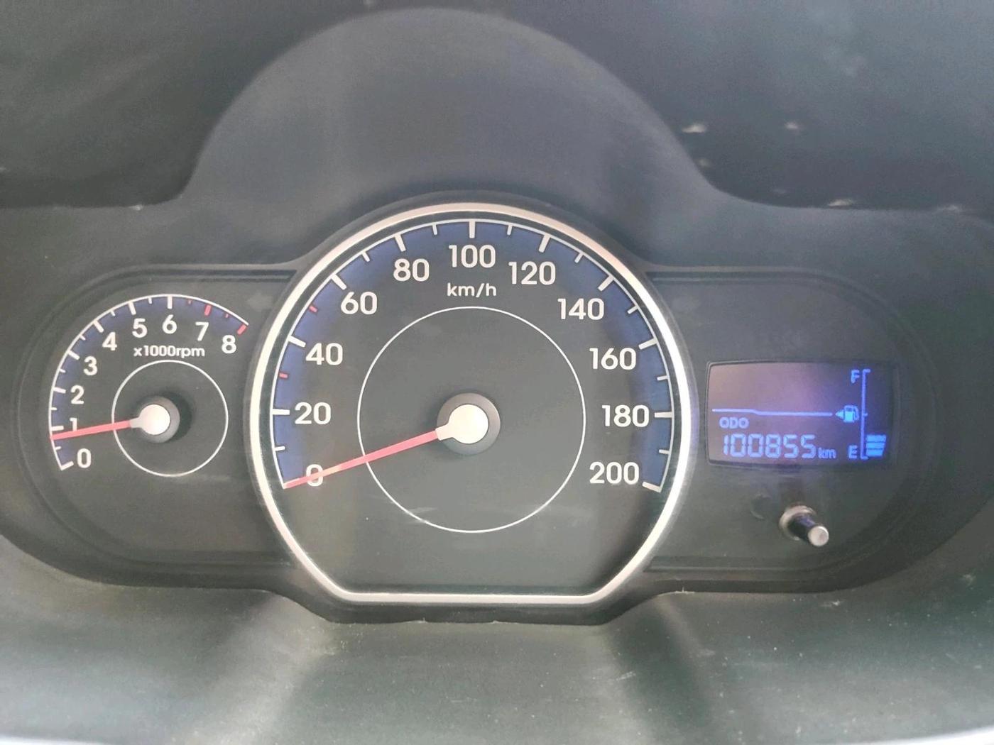 2011 Hyundai i10 MAGNA 1.1, Petrol, Manual, 1,00,855 km, interior