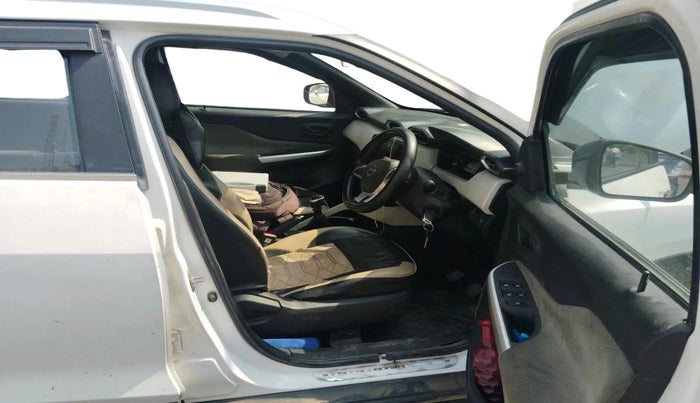 2022 Nissan MAGNITE XE, CNG, Manual, 57,917 km, interior